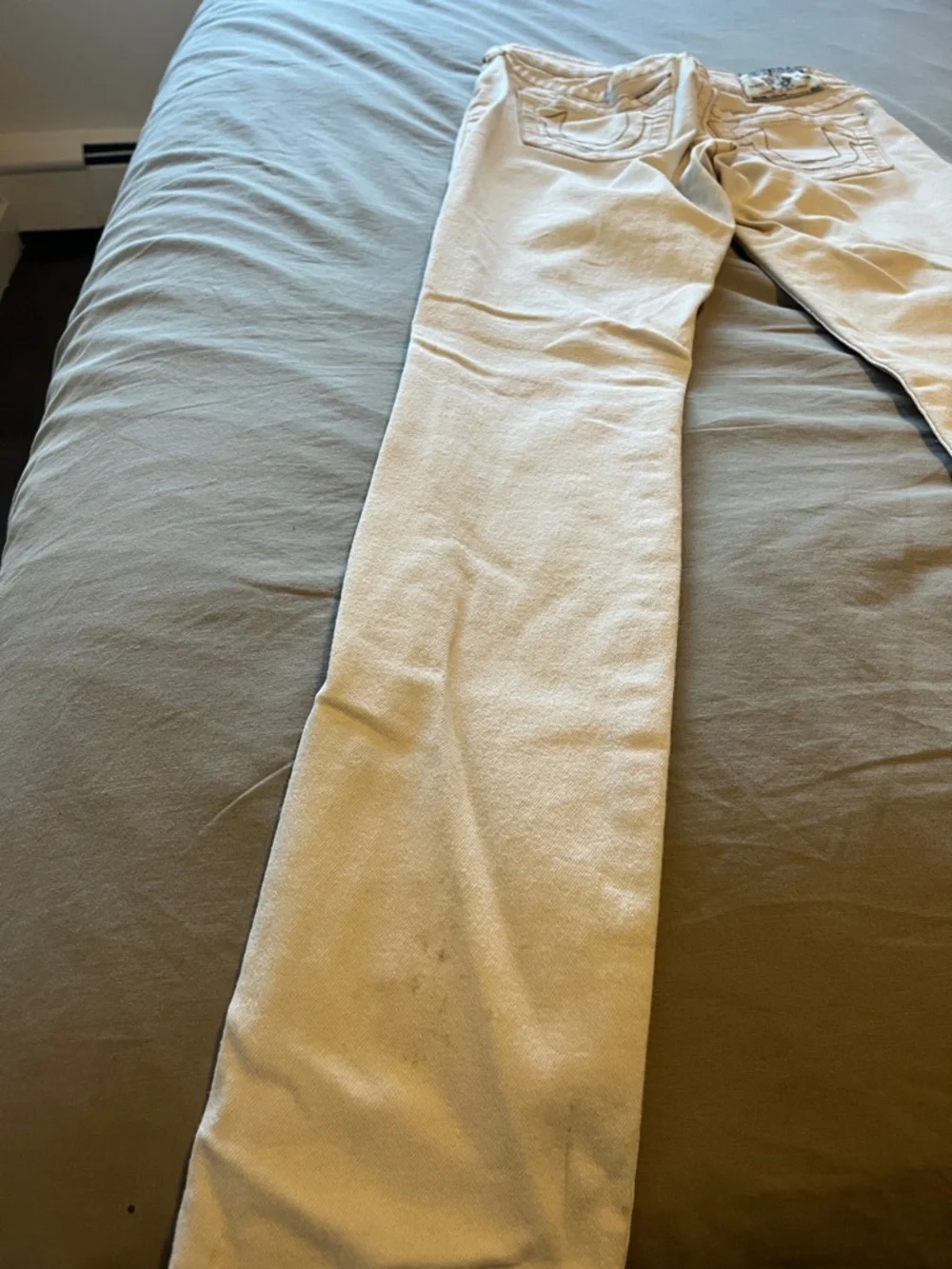 True Religion Women’s Skinny Jeans in Cream - Picture 7 of 13